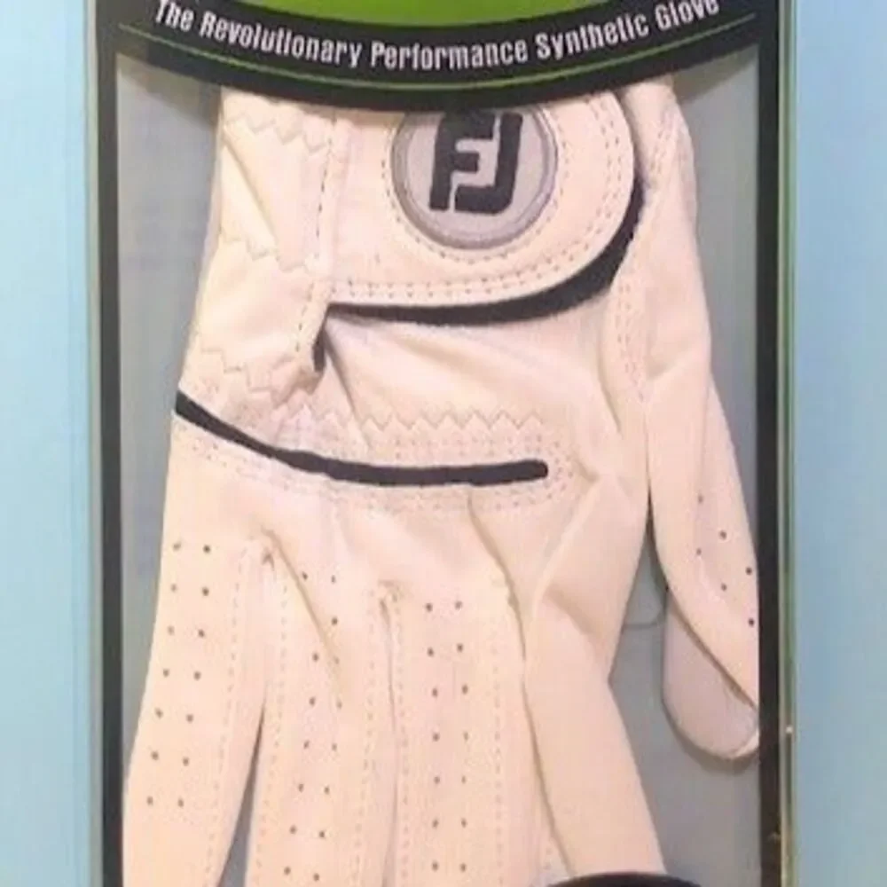 FootJoy Woman’s Golf Glove Right hand Medium New in package Style #6787